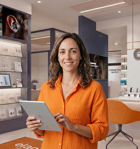 Center Audiologist With Ipad 460X490px